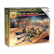 Zvezda szovjet katonák páncéltörő fegyverekkel - 1:72